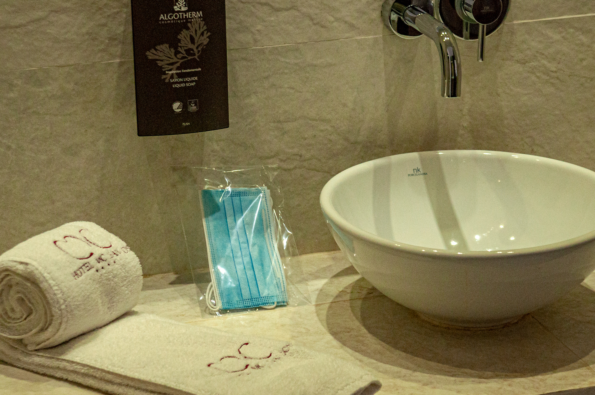 #EsteVirusLoParamosUnidos